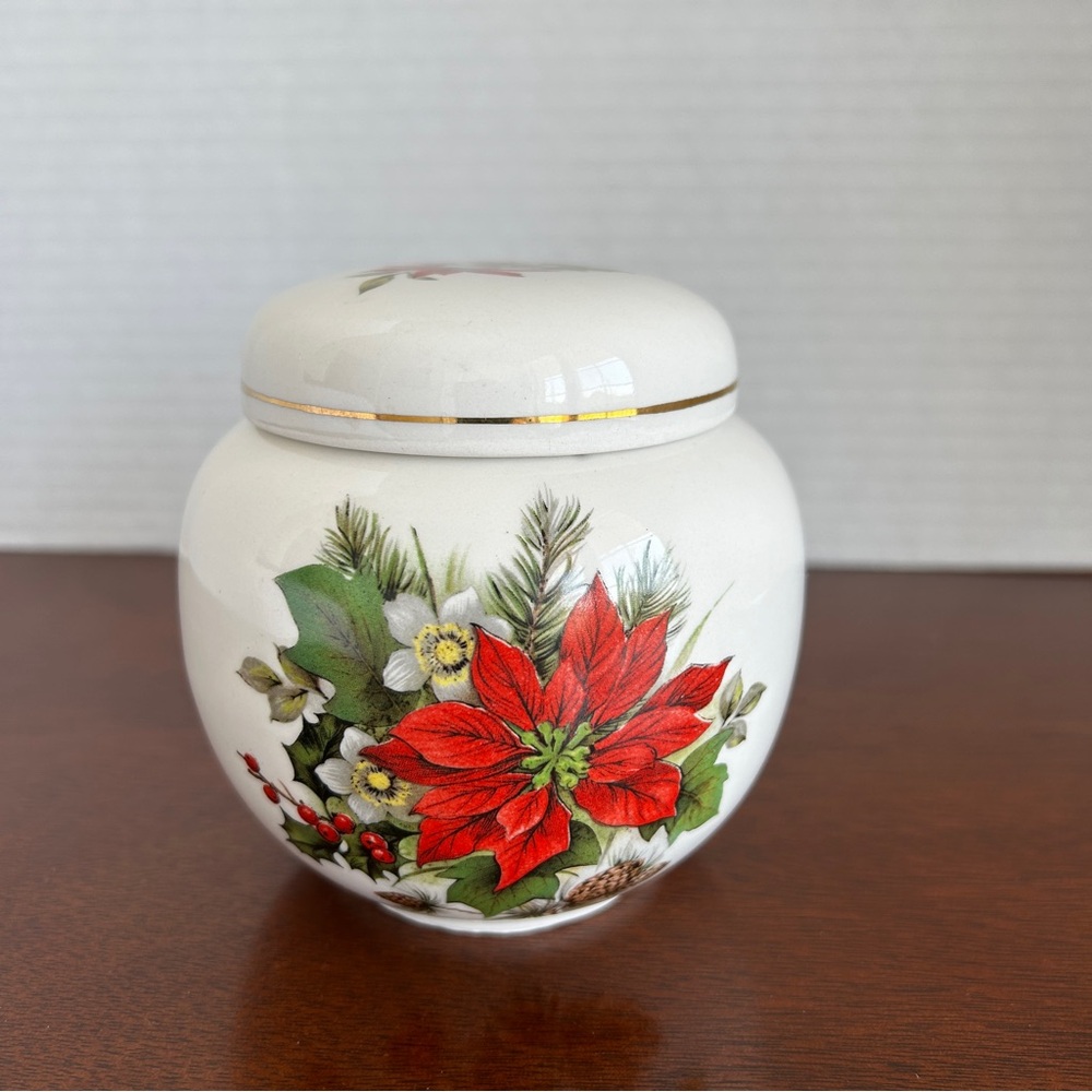 SADLER Ginger Jar Poinsettia Christmas Decor